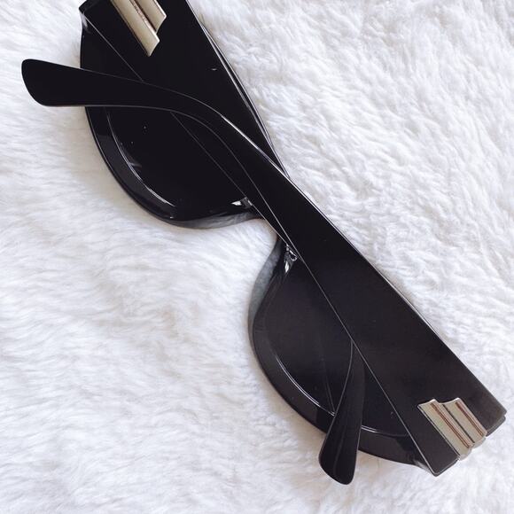 Faye Mirrored Black Cat-Eye Sunglasses - Picture 14 of 15